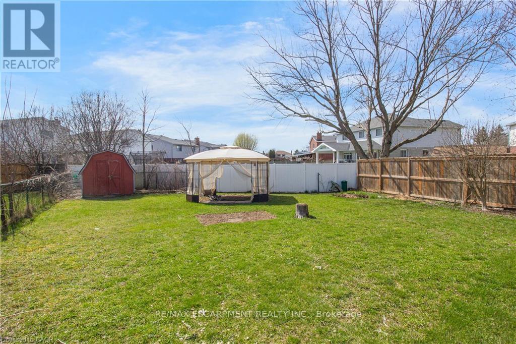 Upper - 24 Tara Crescent, Thorold (Confederation Heights), Ontario  L2V 4M1 - Photo 23 - X12607324