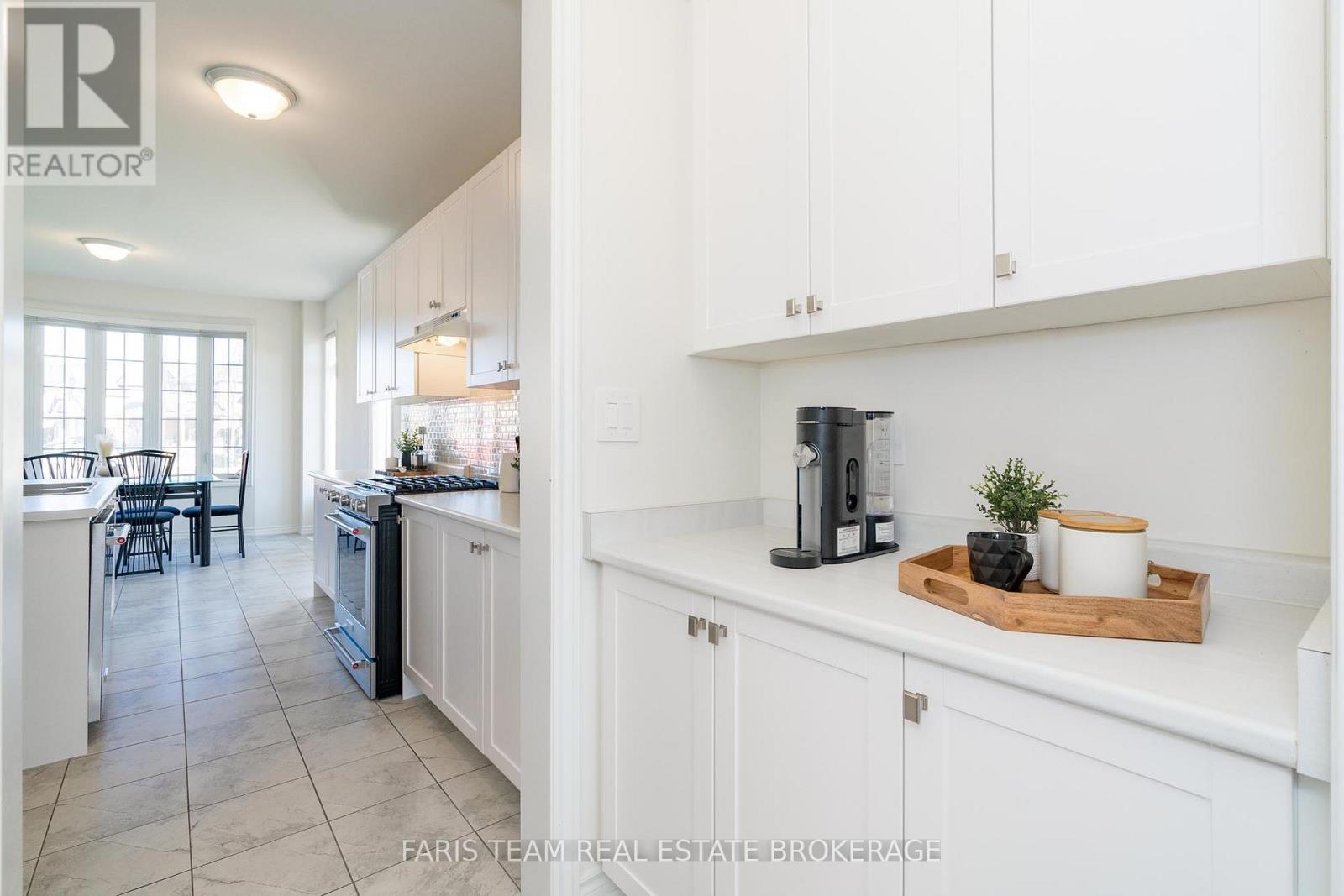 58 Sanford Circle, Springwater, Ontario  L9X 2A9 - Photo 11 - S12496740