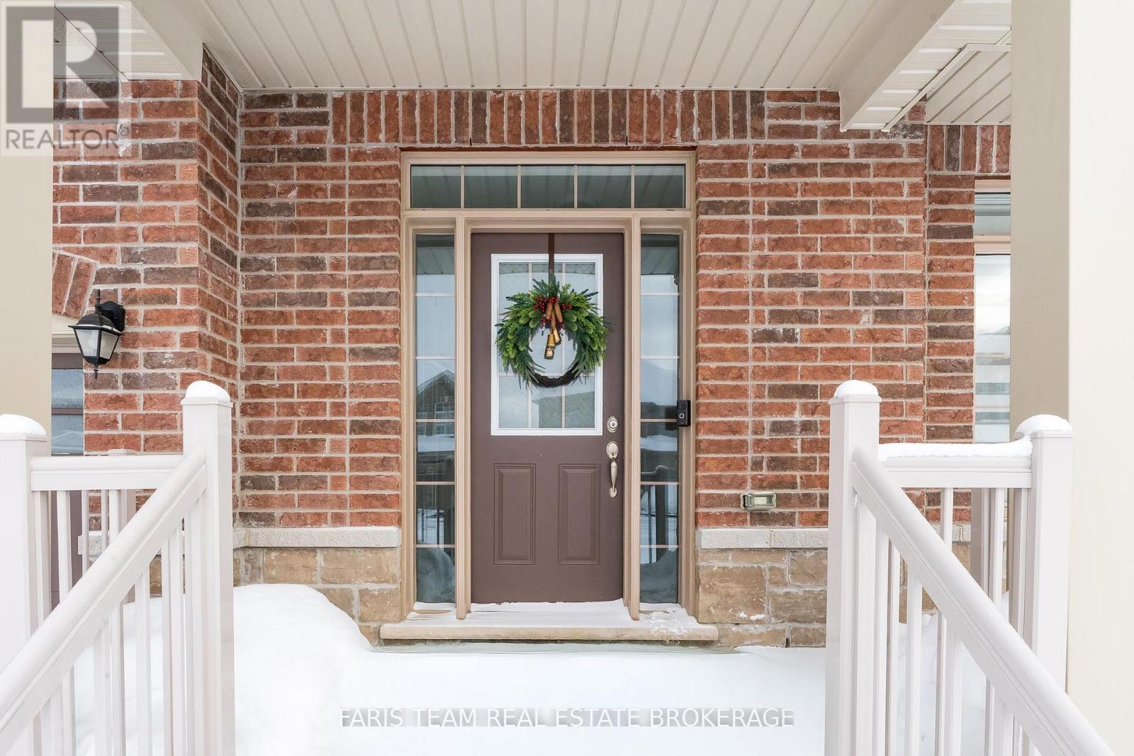 58 Sanford Circle, Springwater, Ontario  L9X 2A9 - Photo 4 - S12496740