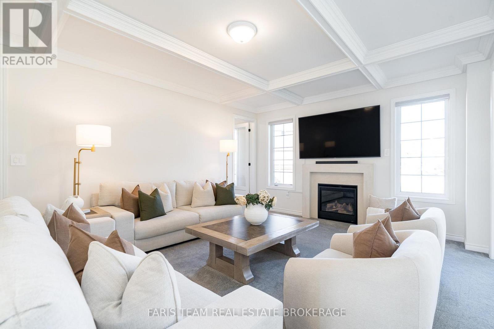 58 Sanford Circle, Springwater, Ontario  L9X 2A9 - Photo 18 - S12496740