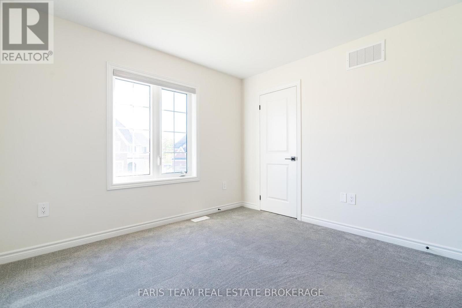 58 Sanford Circle, Springwater, Ontario  L9X 2A9 - Photo 32 - S12496740