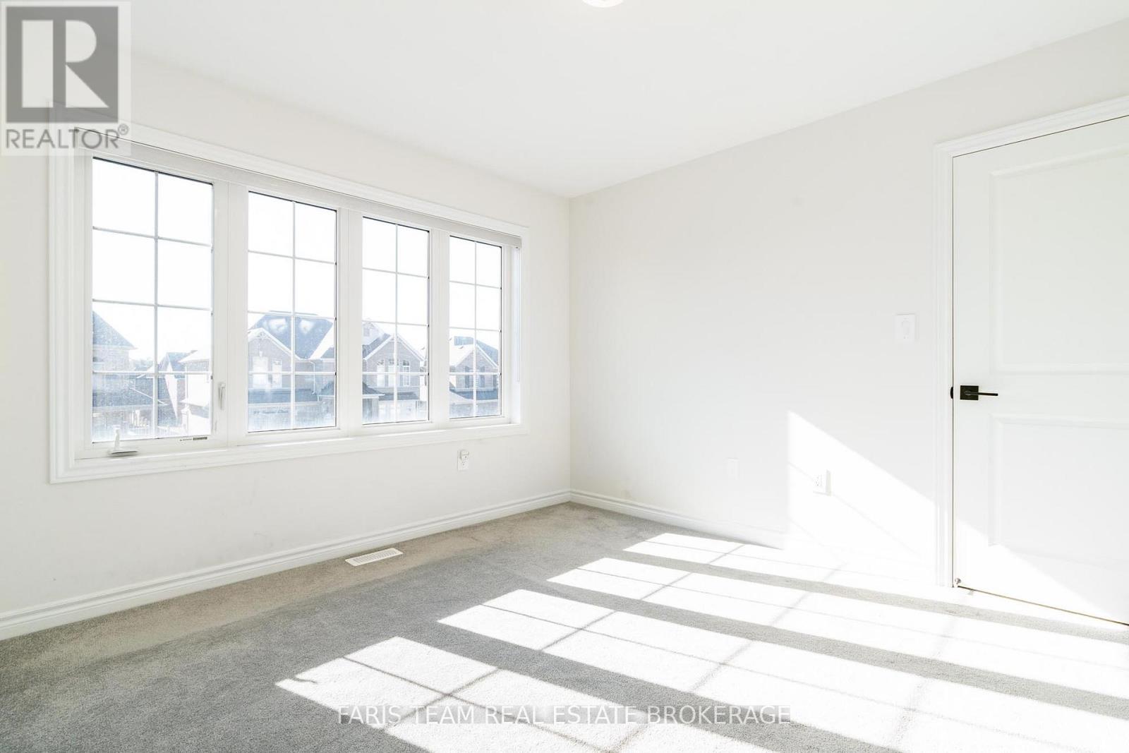 58 Sanford Circle, Springwater, Ontario  L9X 2A9 - Photo 34 - S12496740