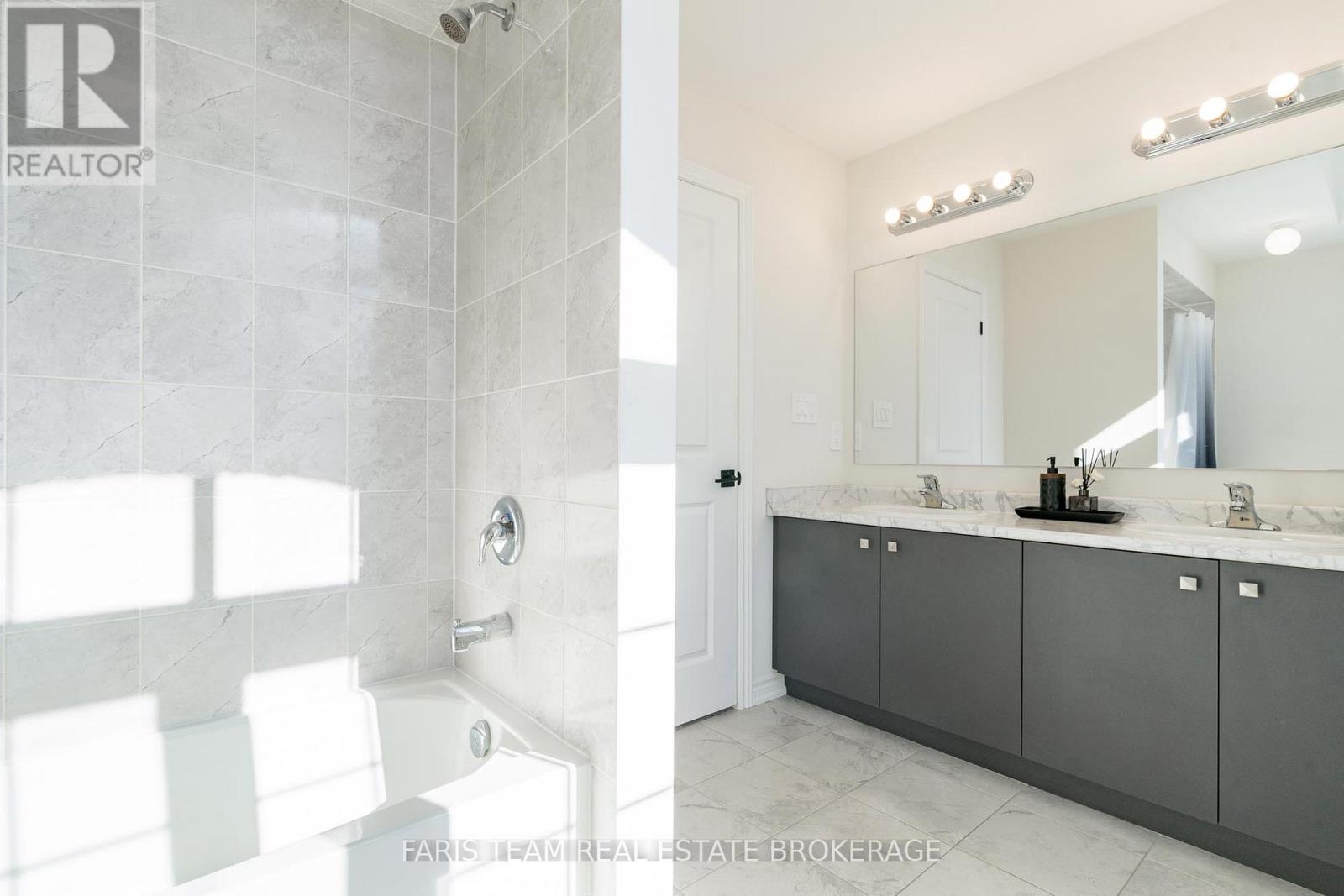 58 Sanford Circle, Springwater, Ontario  L9X 2A9 - Photo 36 - S12496740