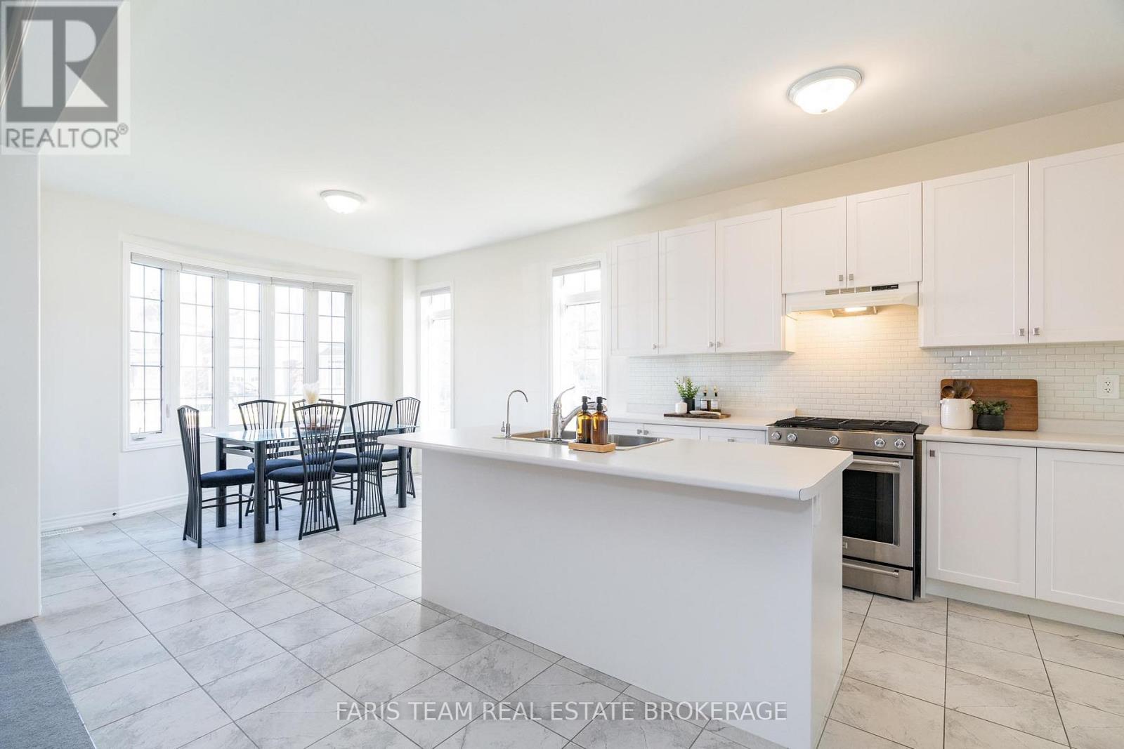 58 Sanford Circle, Springwater, Ontario  L9X 2A9 - Photo 6 - S12496740