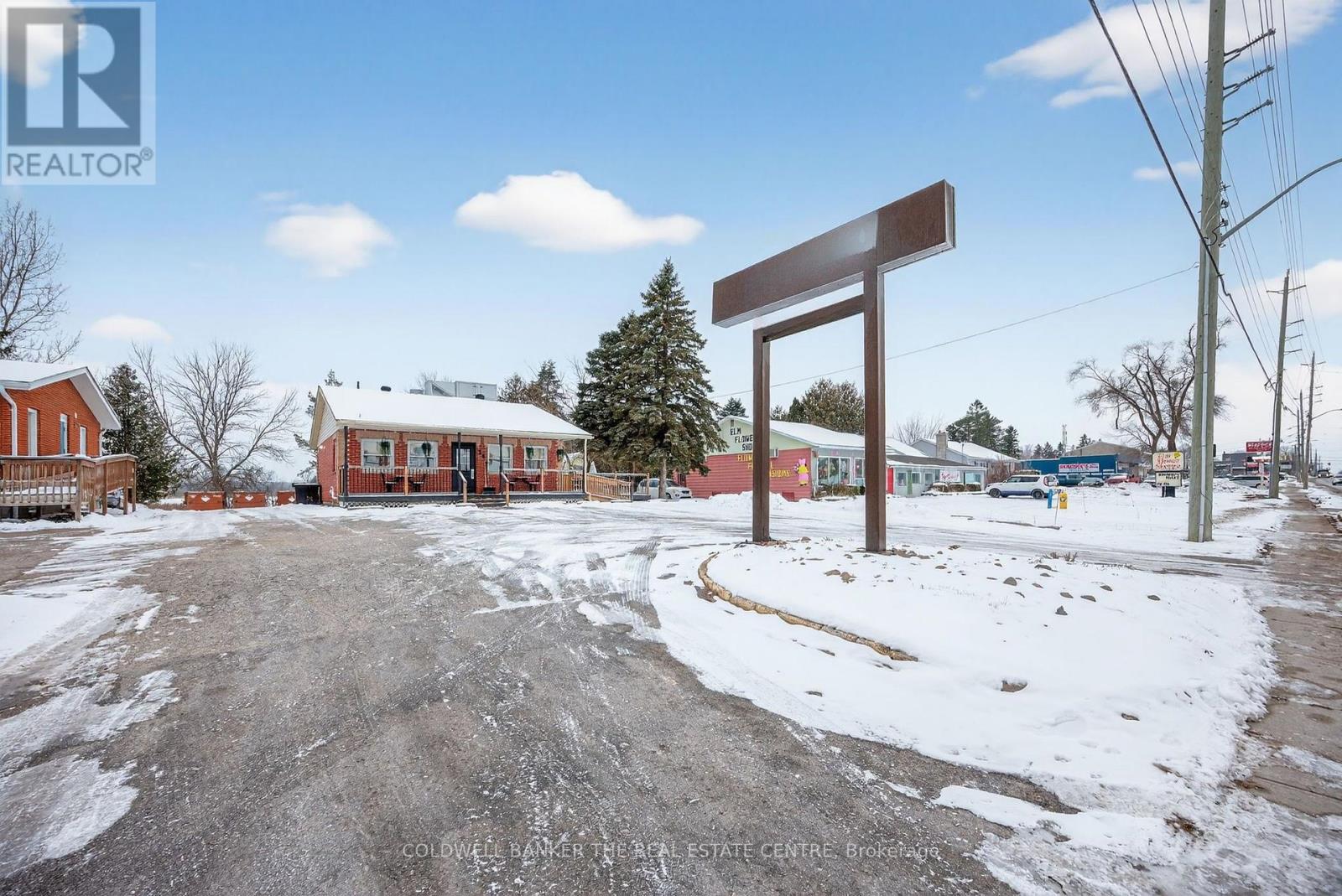 56 Yonge Street S, Springwater, Ontario  L0L 1P0 - Photo 5 - S12597754