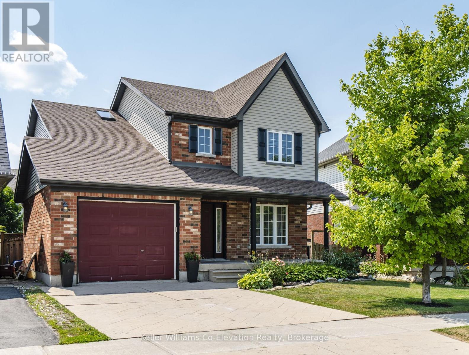 14 Graham Crescent, Orangeville, Ontario  L9W 5J4 - Photo 2 - W12607378