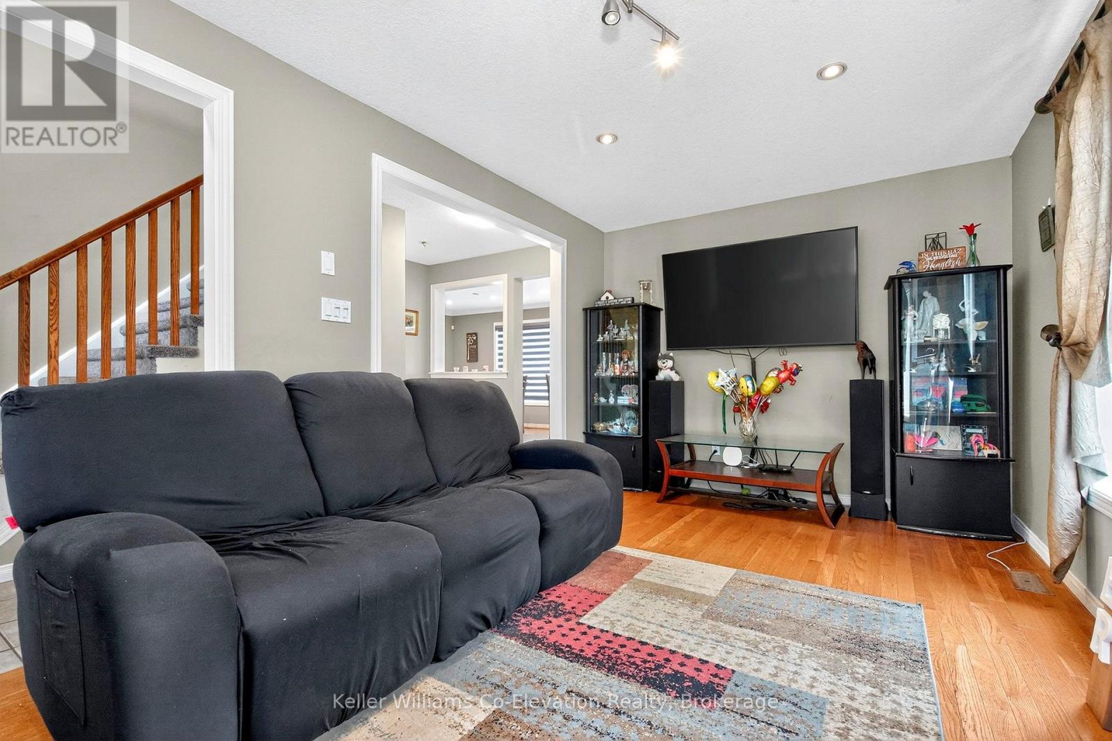 14 Graham Crescent, Orangeville, Ontario  L9W 5J4 - Photo 5 - W12607378