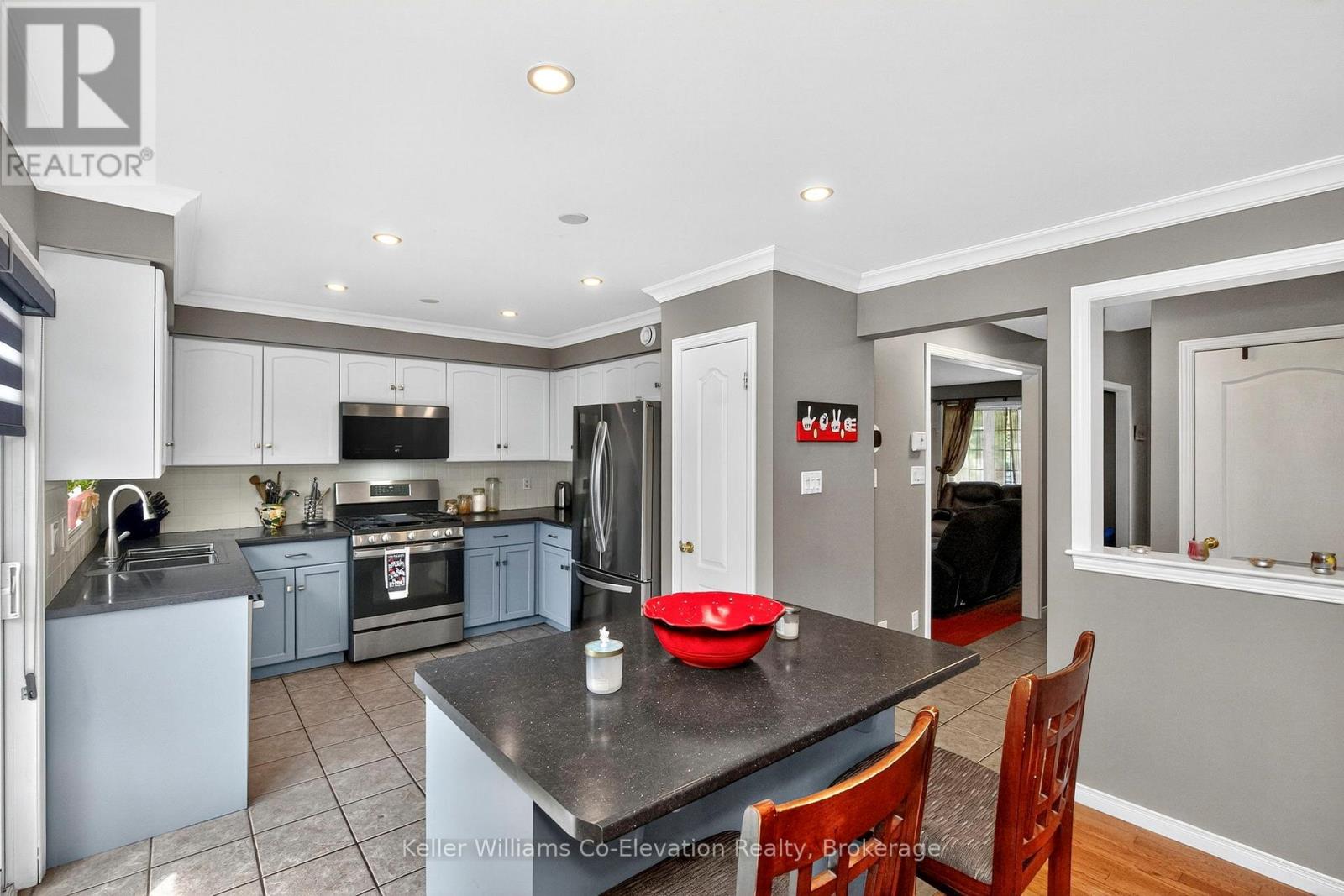 14 Graham Crescent, Orangeville, Ontario  L9W 5J4 - Photo 6 - W12607378