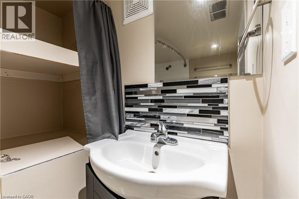 9 Blythe Street Unit# B, Hamilton, Ontario  L8N 2W3 - Photo 9 - 40791823