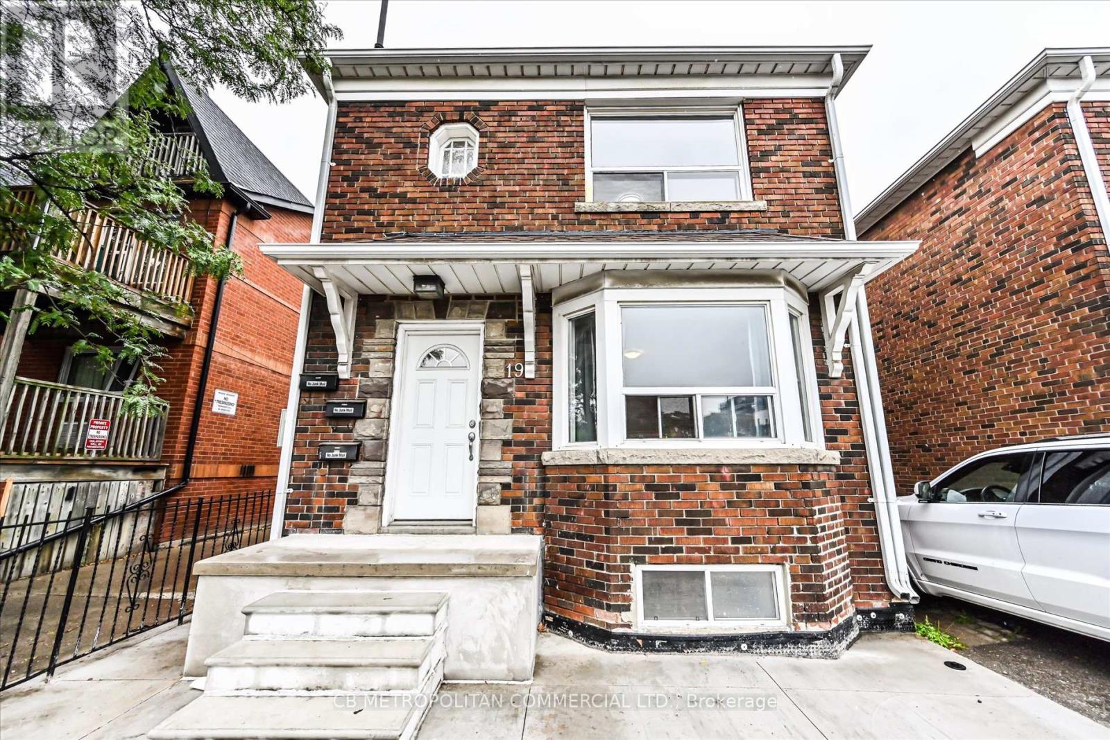 15-19 Augusta Avenue, Toronto, Ontario  M5T 2K7 - Photo 6 - C12607376