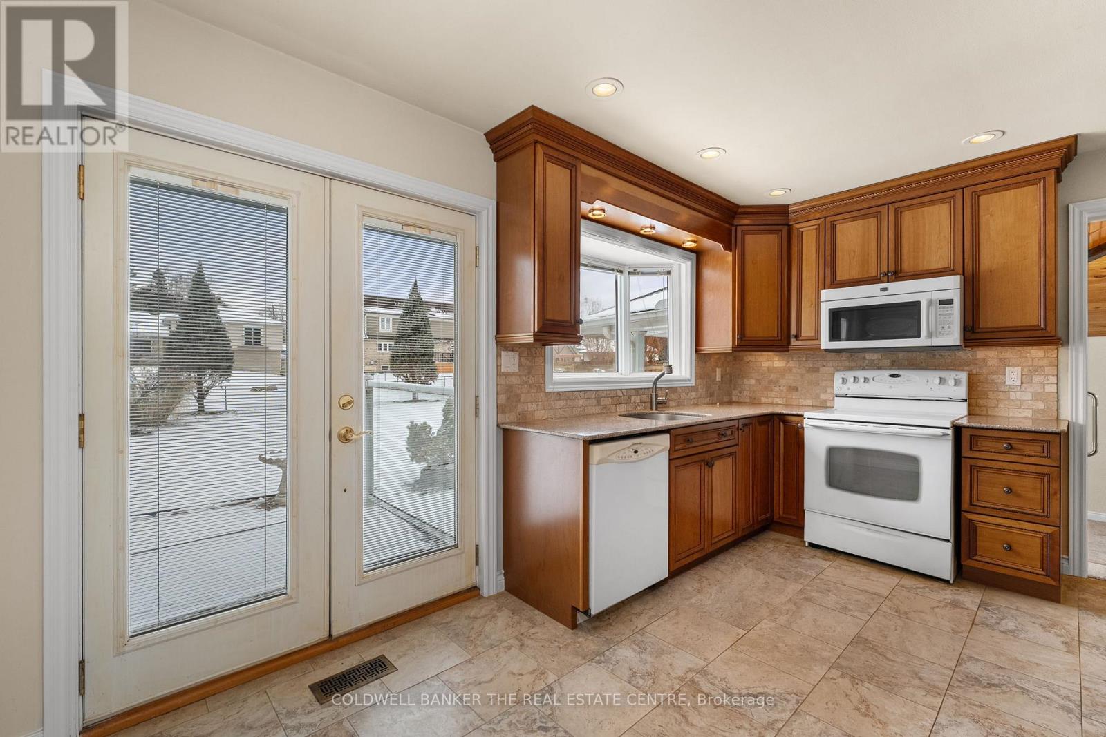 19 Farr Avenue, East Gwillimbury, Ontario  L0G 1V0 - Photo 15 - N12605996