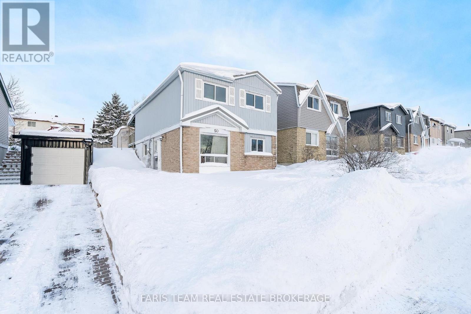 50 BROWNING TRAIL, Barrie, Ontario