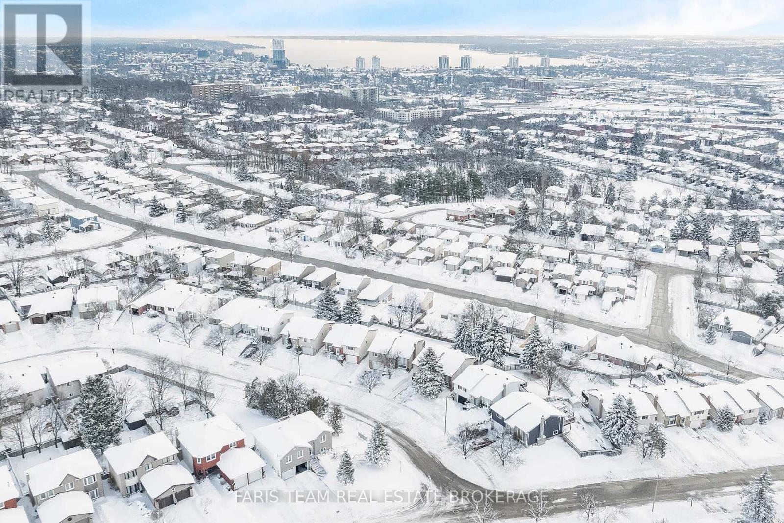 50 Browning Trail, Barrie, Ontario  L4N 4Z5 - Photo 12 - S12607372