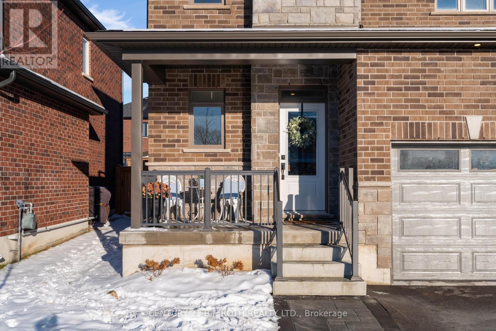 19 Rowley Crescent, Springwater (Elmvale), Ontario  L0L 1P0 - Photo 4 - S12607374