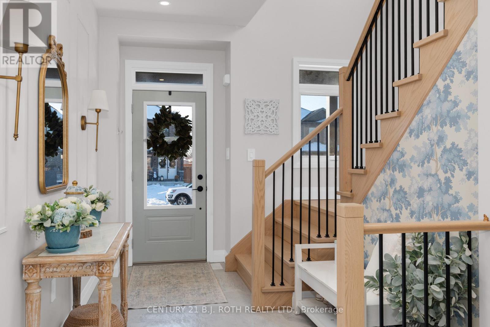 19 Rowley Crescent, Springwater (Elmvale), Ontario  L0L 1P0 - Photo 5 - S12607374