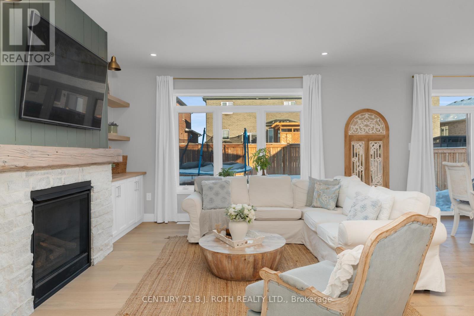 19 Rowley Crescent, Springwater (Elmvale), Ontario  L0L 1P0 - Photo 7 - S12607374