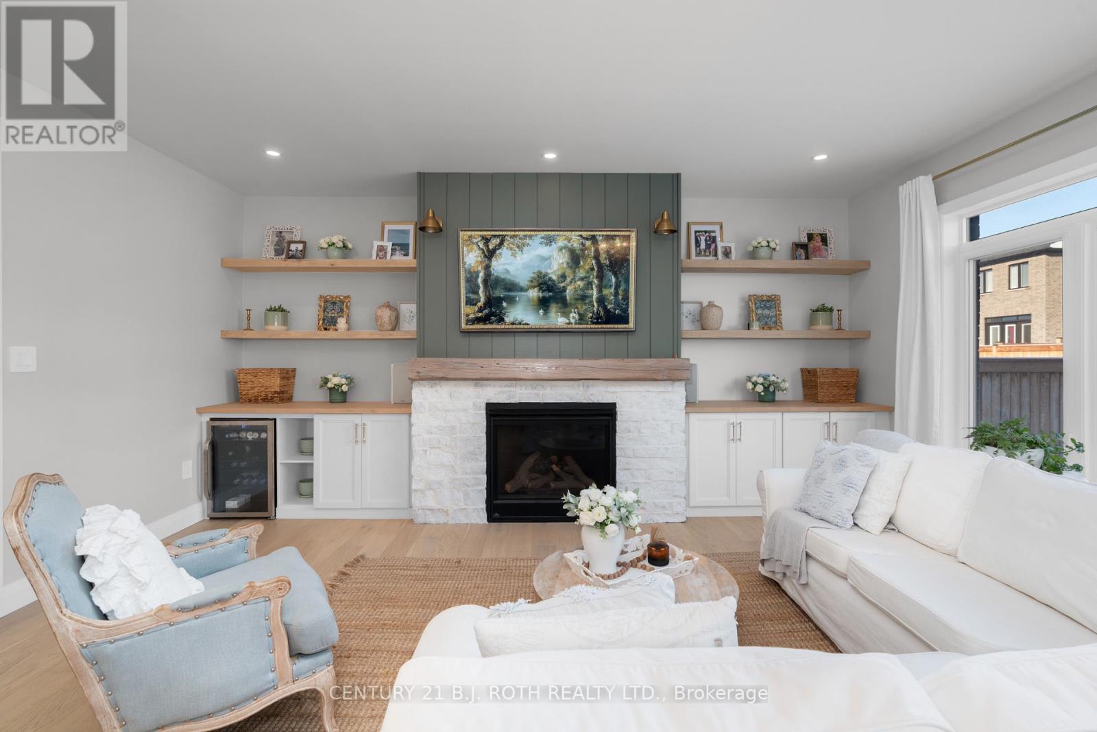 19 Rowley Crescent, Springwater (Elmvale), Ontario  L0L 1P0 - Photo 8 - S12607374