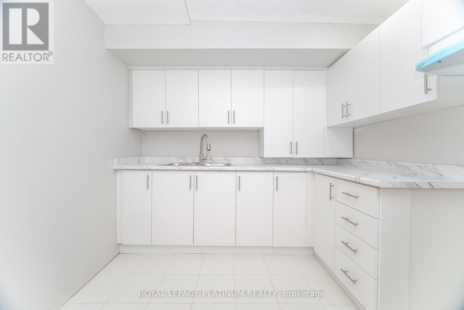 51 Softneedle Avenue, Brampton, Ontario  L6R 1K7 - Photo 19 - W12607366