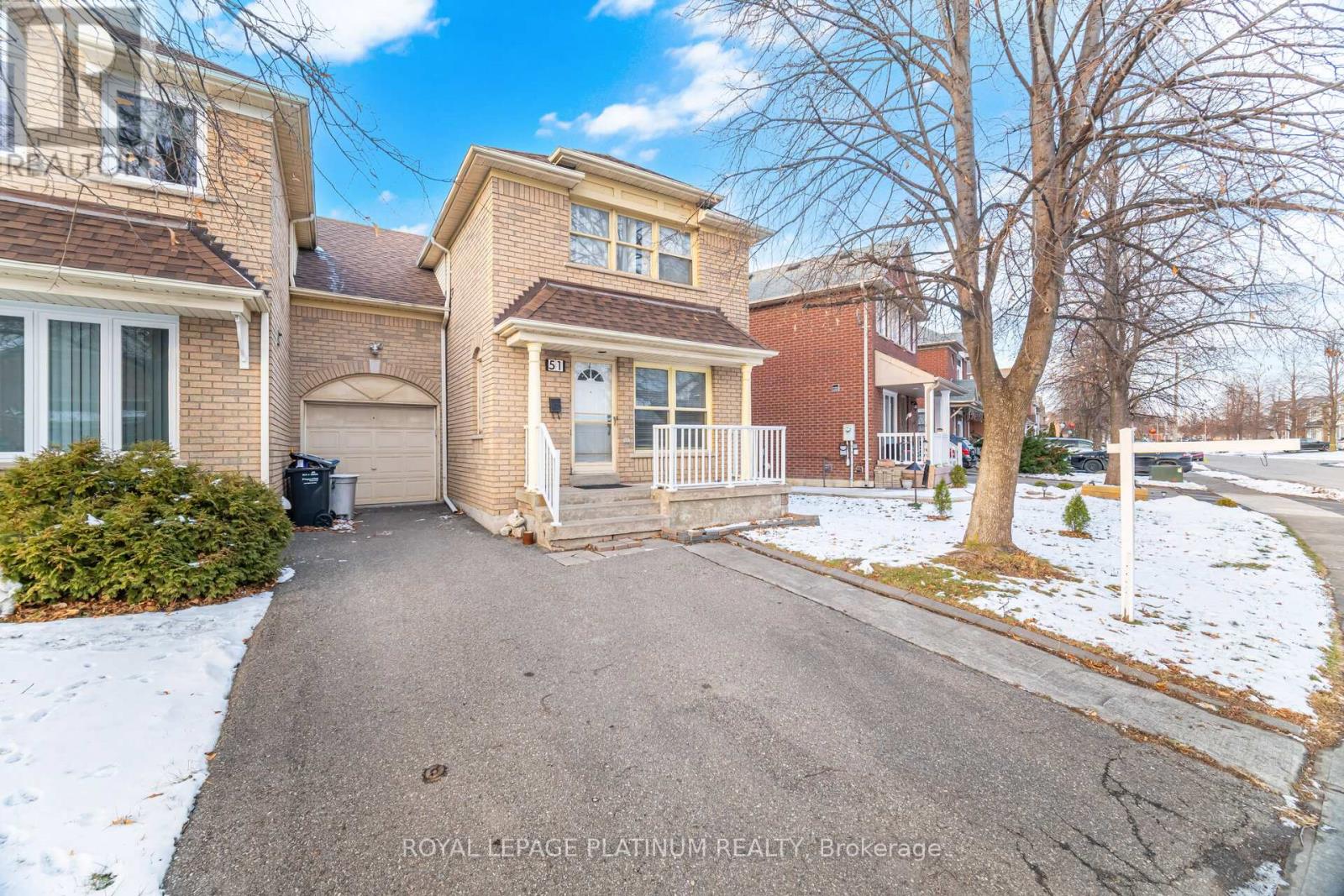 51 Softneedle Avenue, Brampton, Ontario  L6R 1K7 - Photo 2 - W12607366