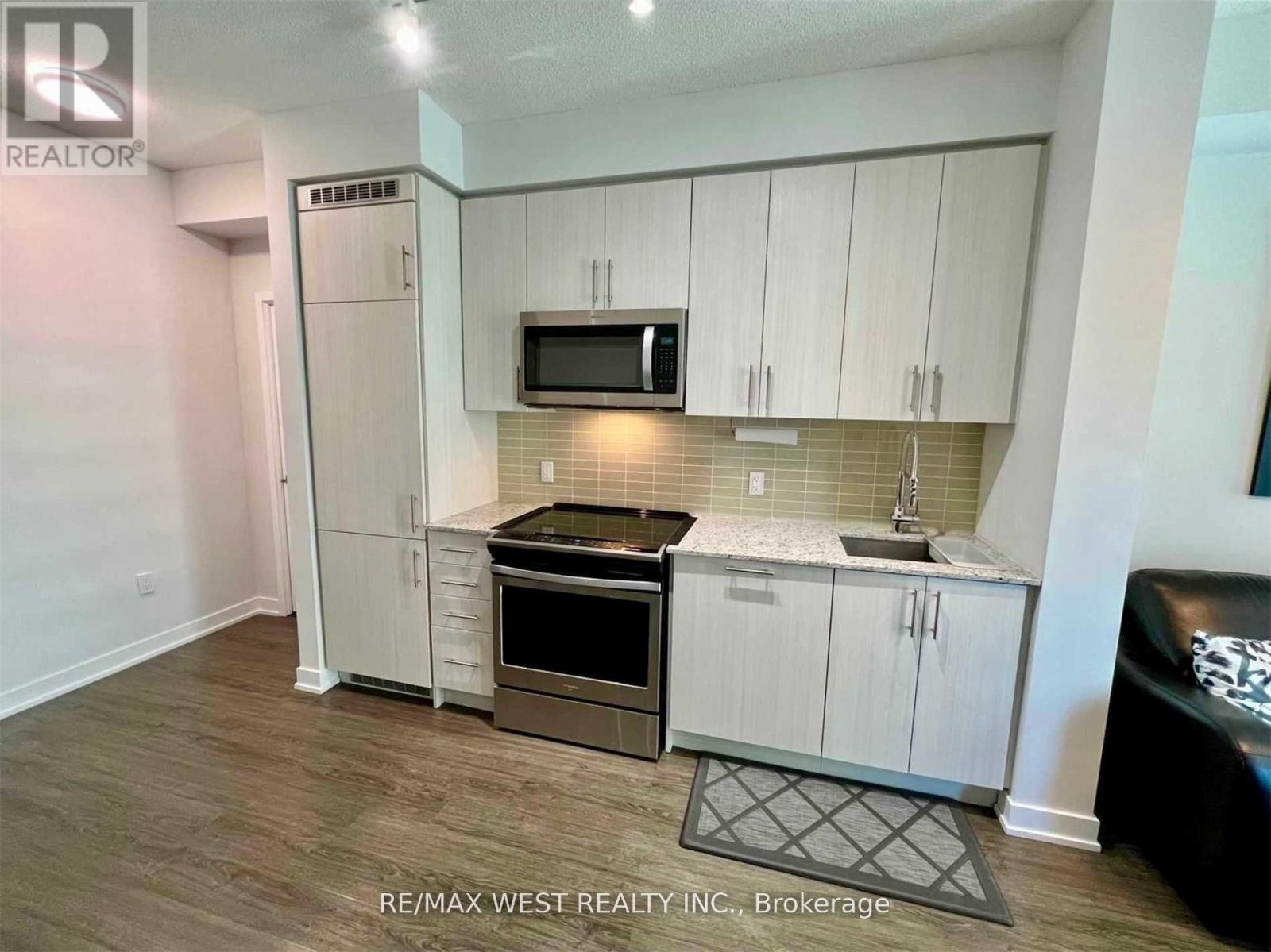 1606 - 4085 Parkside Village Drive, Mississauga, Ontario  L5B 0K9 - Photo 5 - W12607386