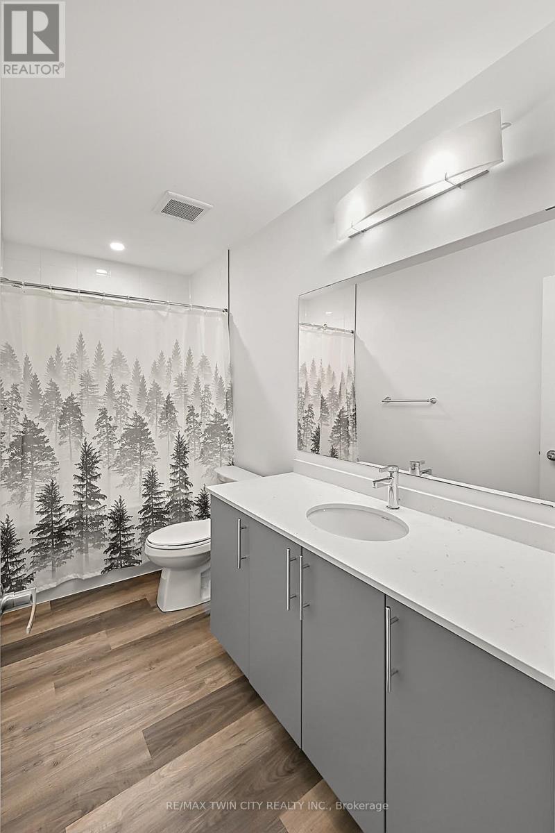 12 - 205 West Oak Trail, Kitchener, Ontario  N2R 0R9 - Photo 22 - X12607384