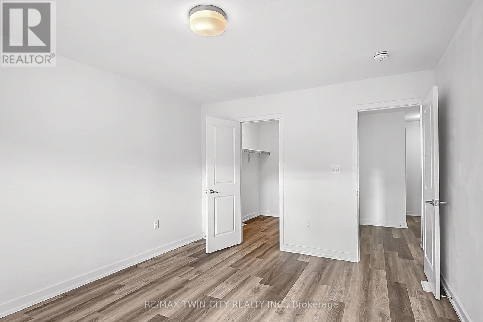 12 - 205 West Oak Trail, Kitchener, Ontario  N2R 0R9 - Photo 27 - X12607384