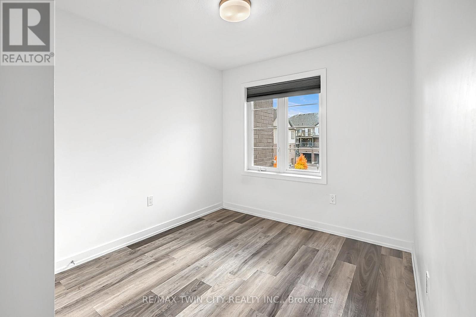 12 - 205 West Oak Trail, Kitchener, Ontario  N2R 0R9 - Photo 29 - X12607384