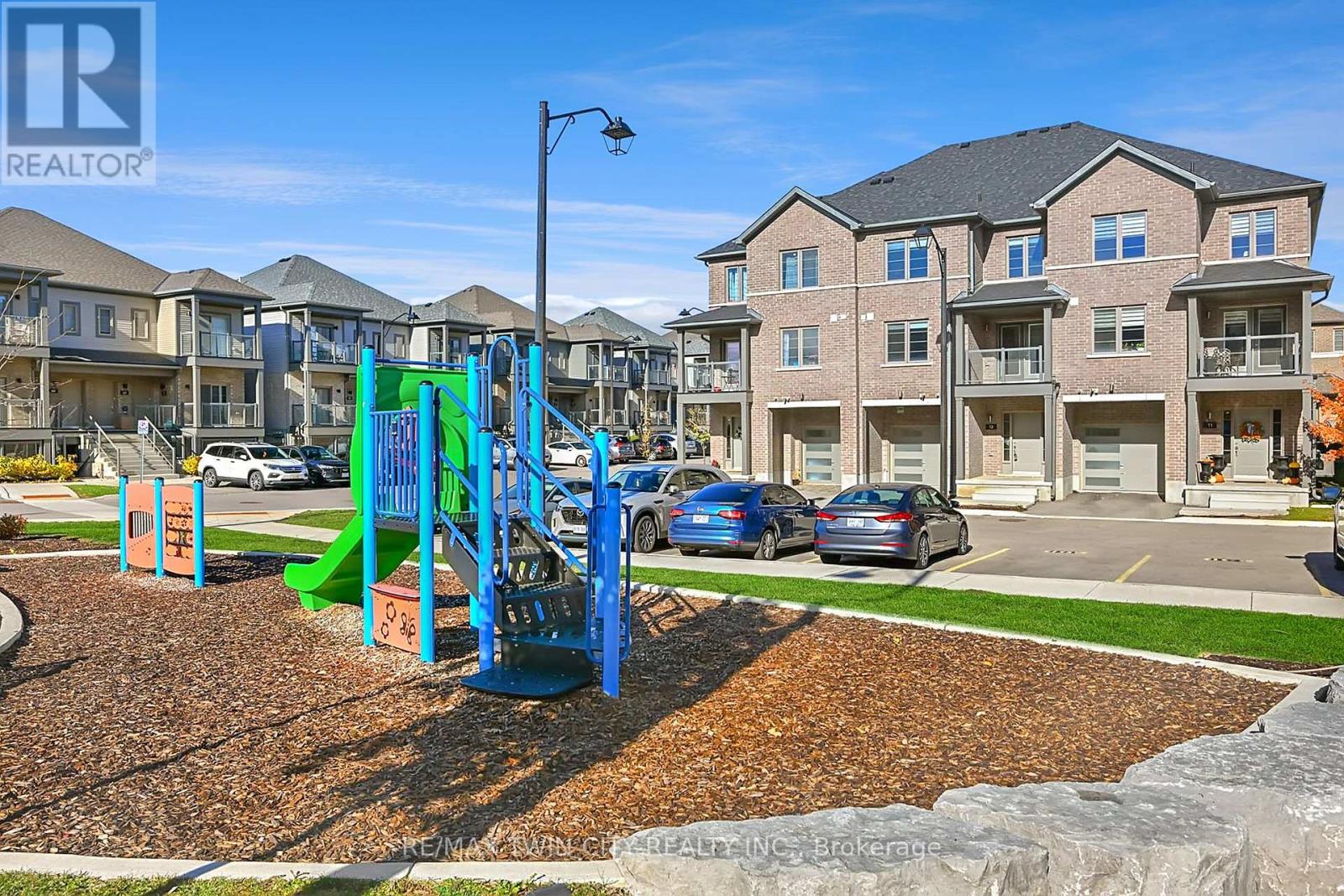 12 - 205 West Oak Trail, Kitchener, Ontario  N2R 0R9 - Photo 47 - X12607384