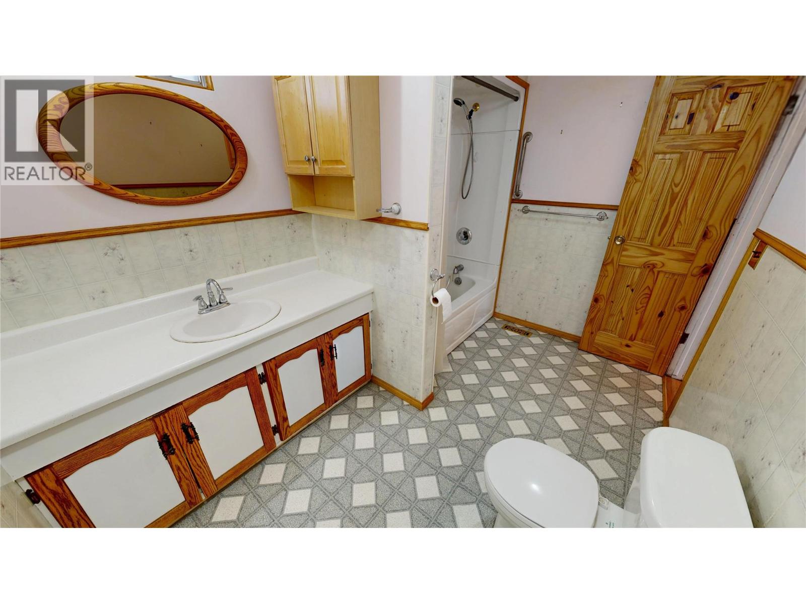 7516 Columbia Avenue, Radium Hot Springs, British Columbia  V0A 1M0 - Photo 17 - 10357048