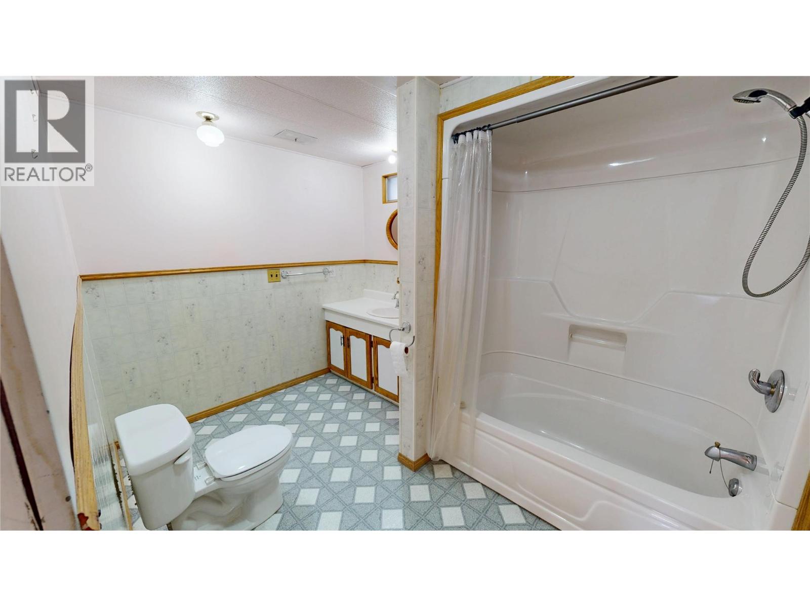 7516 Columbia Avenue, Radium Hot Springs, British Columbia  V0A 1M0 - Photo 16 - 10357048