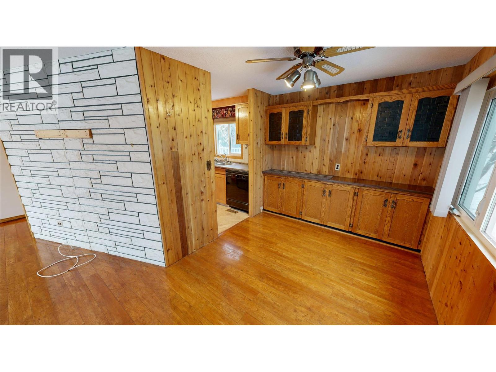 7516 Columbia Avenue, Radium Hot Springs, British Columbia  V0A 1M0 - Photo 9 - 10357048