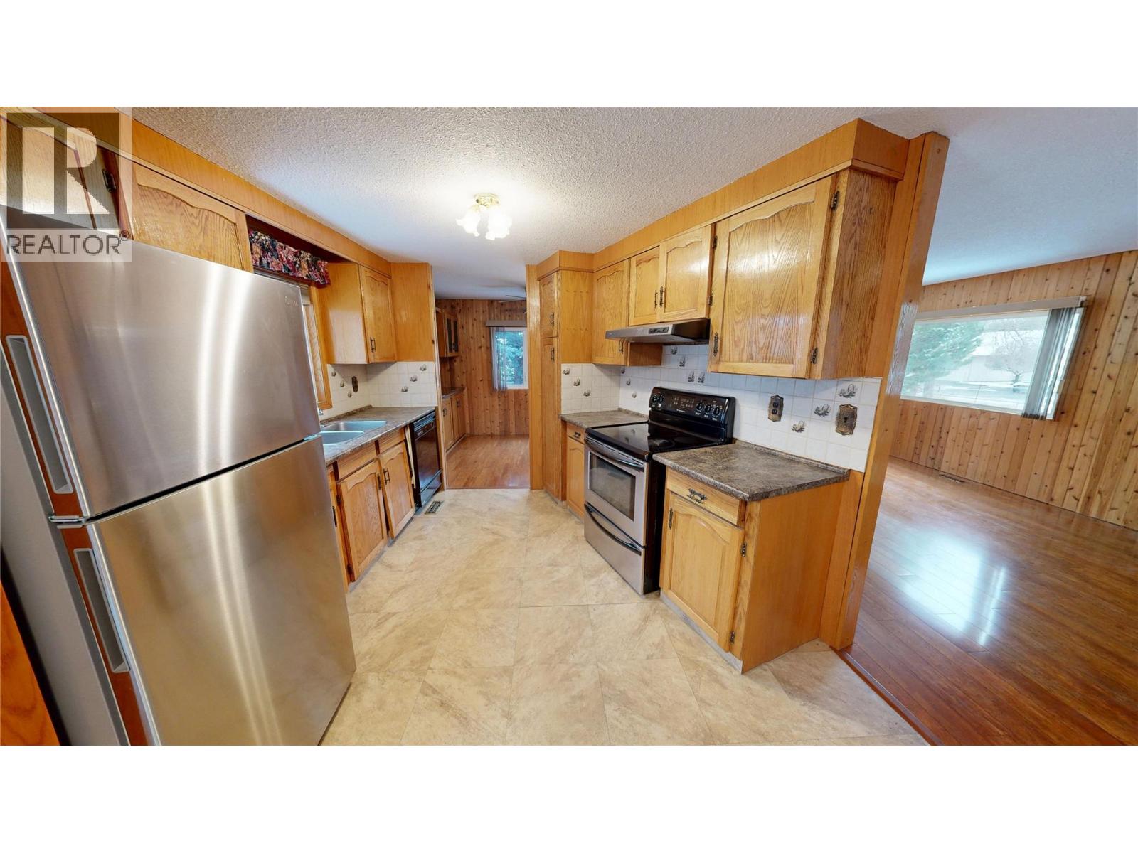 7516 Columbia Avenue, Radium Hot Springs, British Columbia  V0A 1M0 - Photo 5 - 10357048