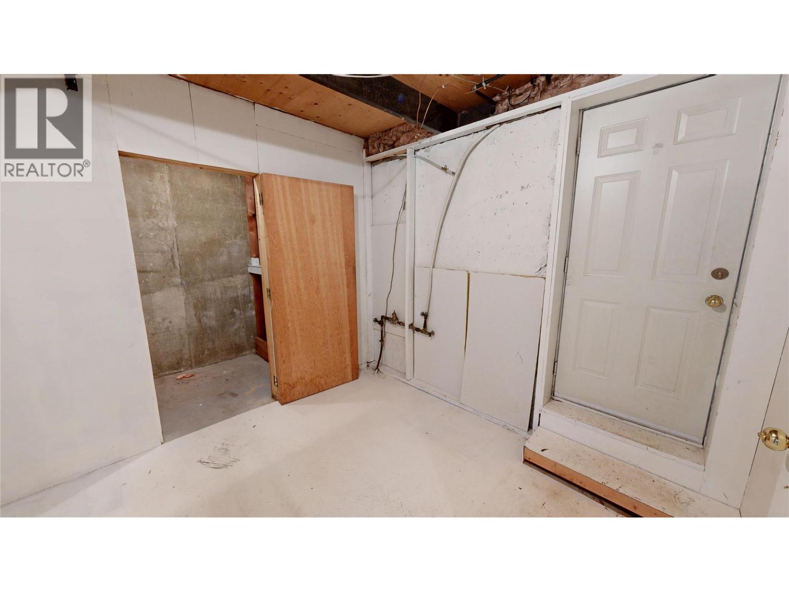 7516 Columbia Avenue, Radium Hot Springs, British Columbia  V0A 1M0 - Photo 30 - 10357048