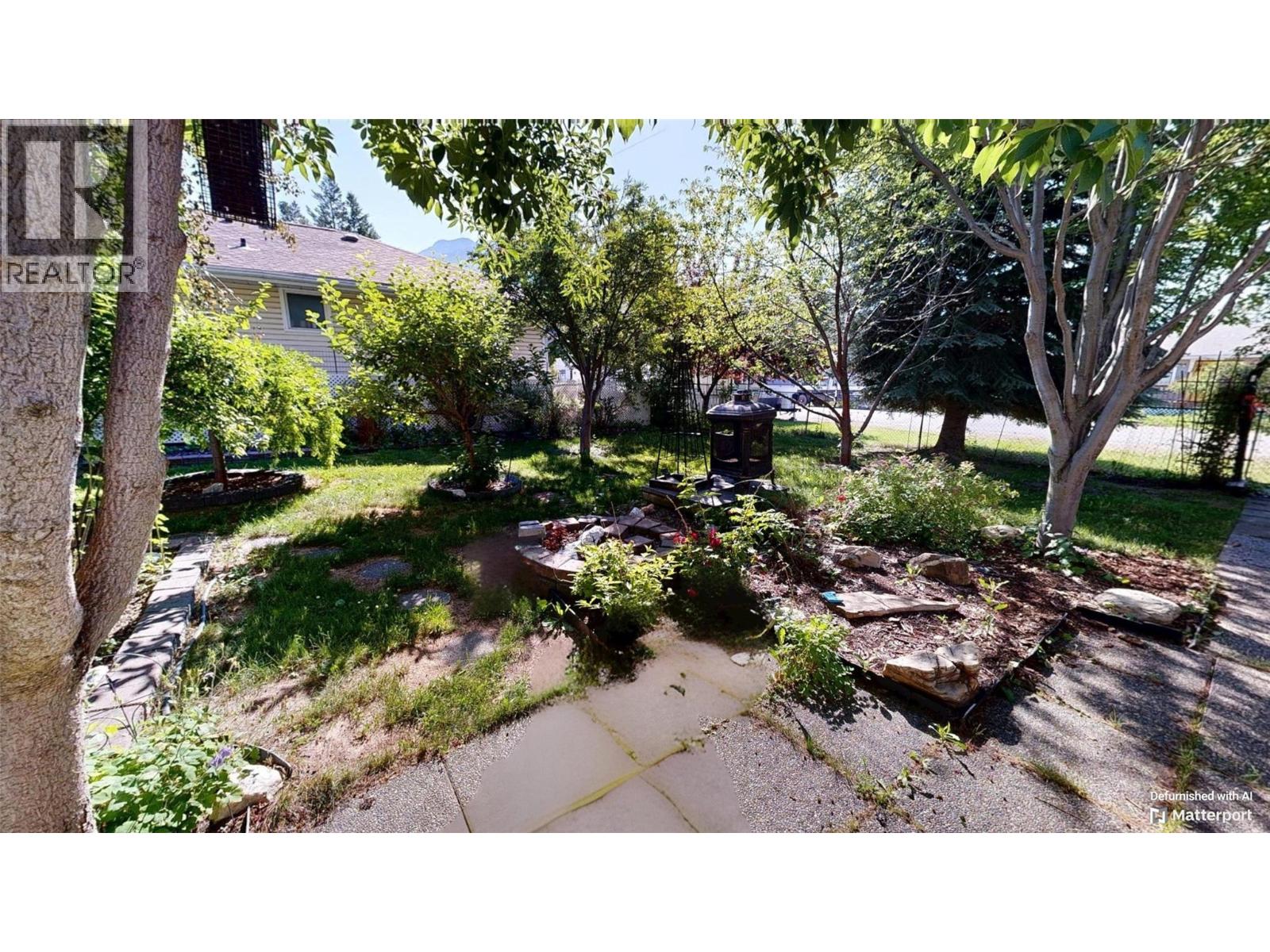 7516 Columbia Avenue, Radium Hot Springs, British Columbia  V0A 1M0 - Photo 45 - 10357048