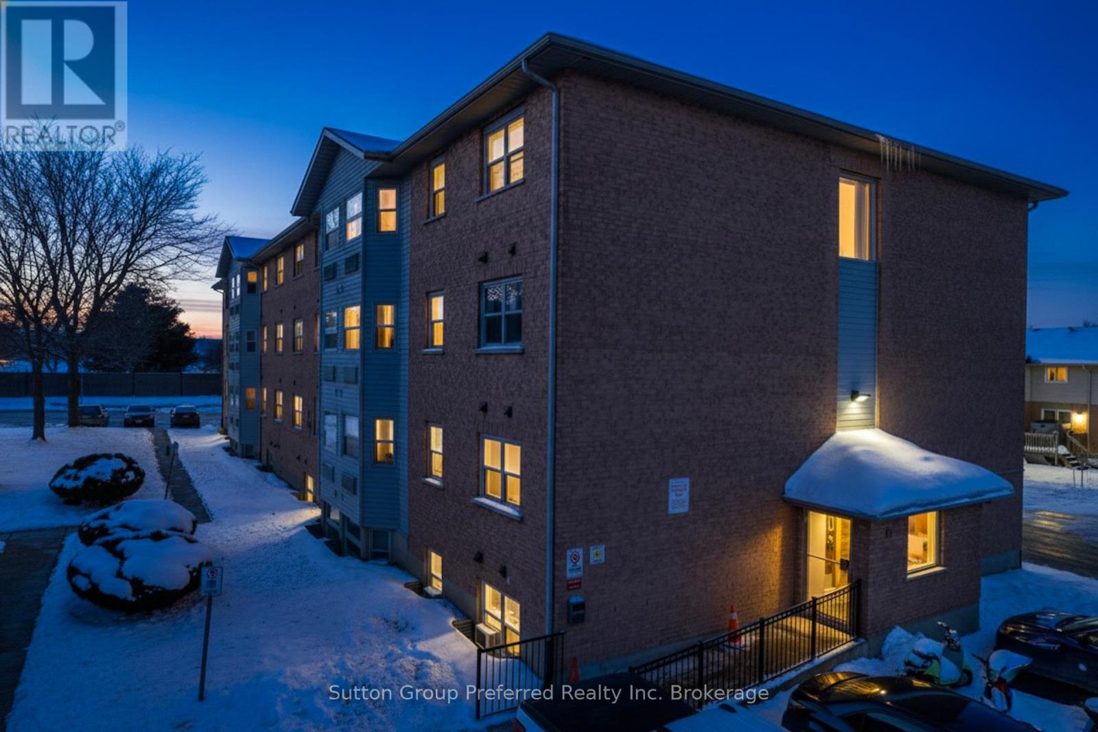 35 - 64 HIAWATHA ROAD, Woodstock, Ontario