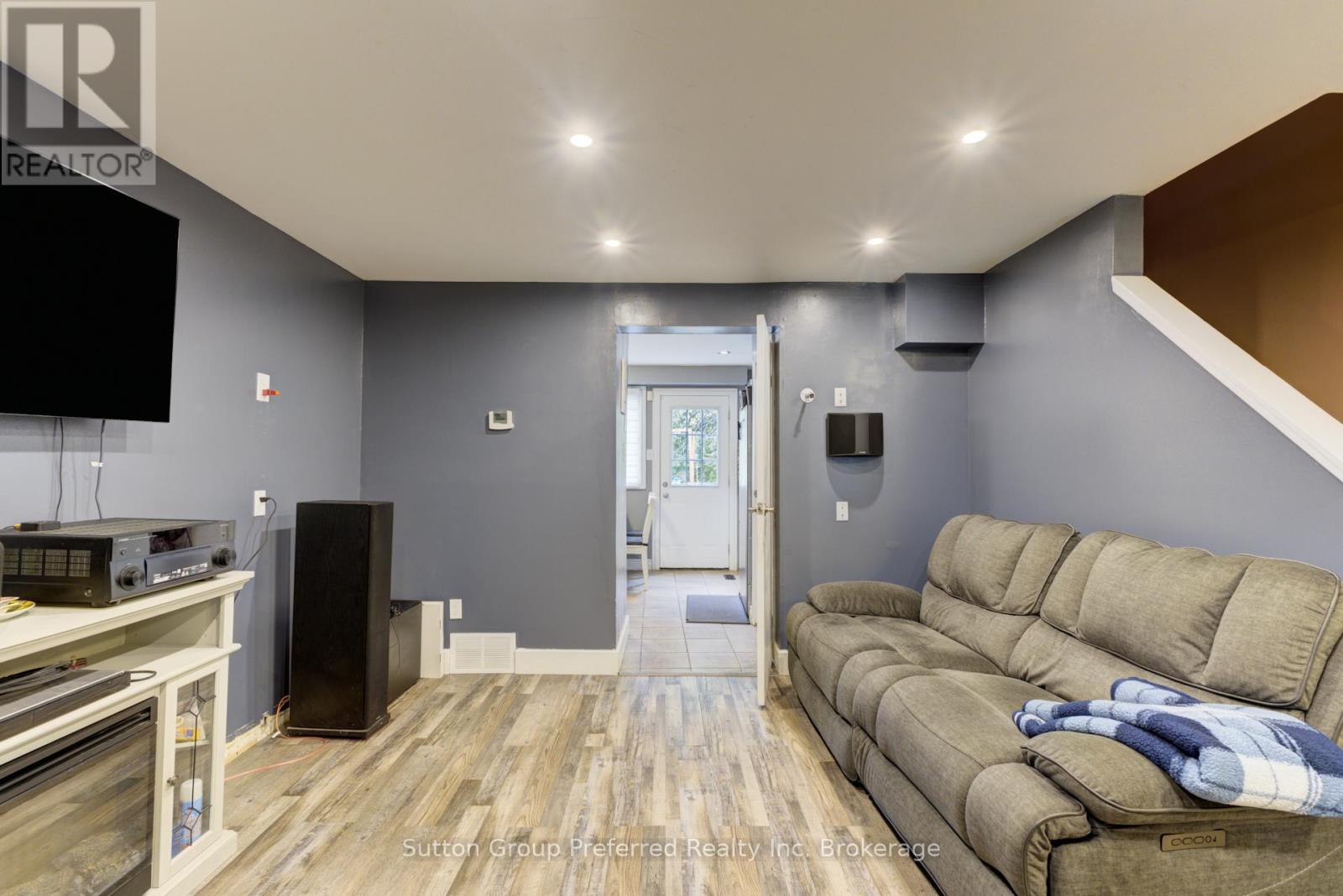 134 Keats Drive, Woodstock (Woodstock - South), Ontario  N4S 8B8 - Photo 10 - X12469595