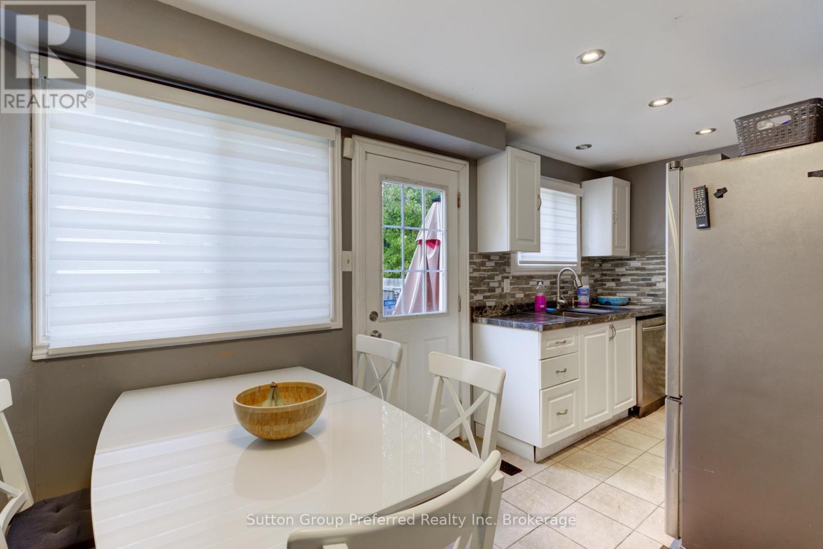 134 Keats Drive, Woodstock (Woodstock - South), Ontario  N4S 8B8 - Photo 11 - X12469595