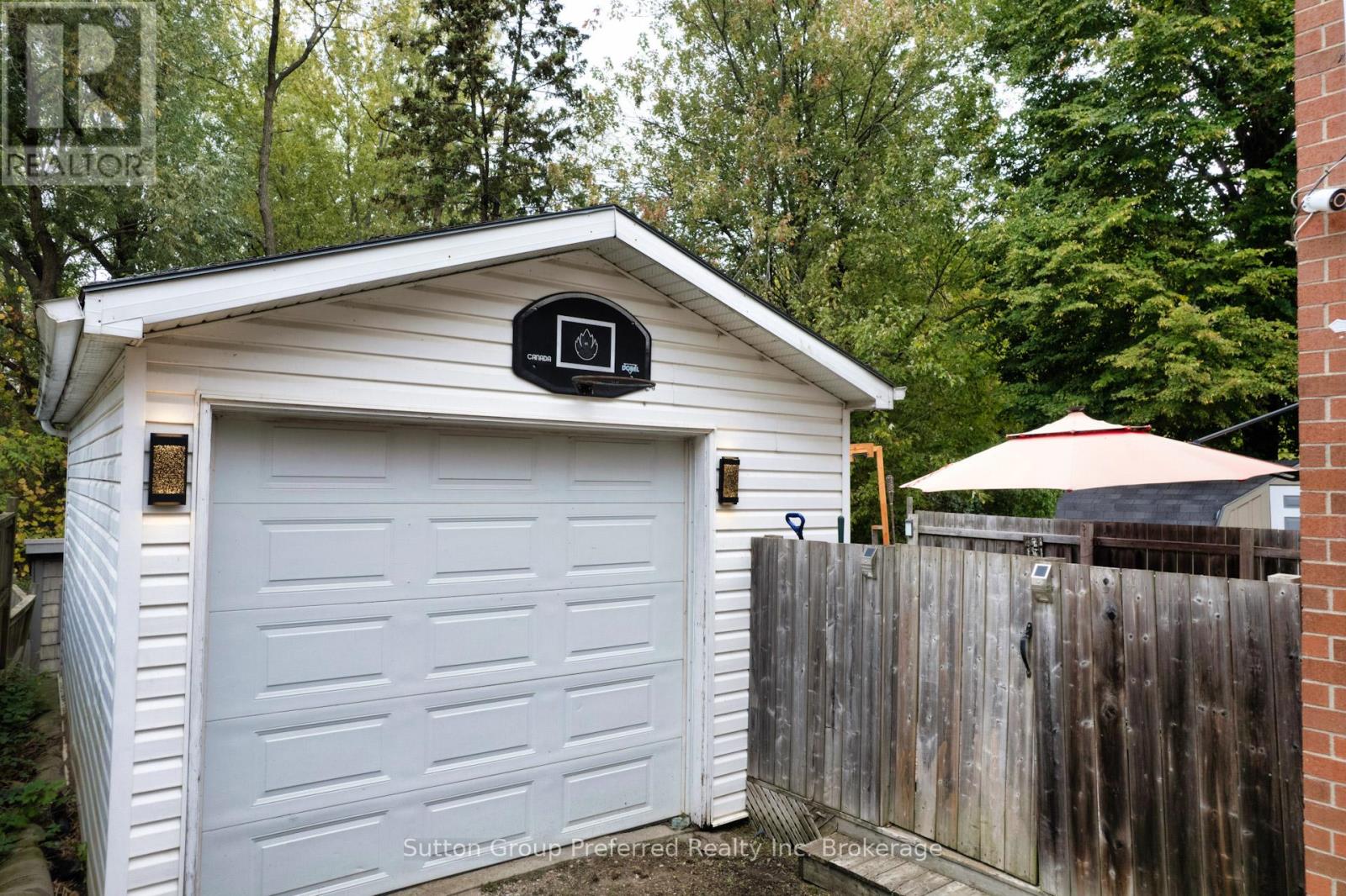 134 Keats Drive, Woodstock (Woodstock - South), Ontario  N4S 8B8 - Photo 3 - X12469595