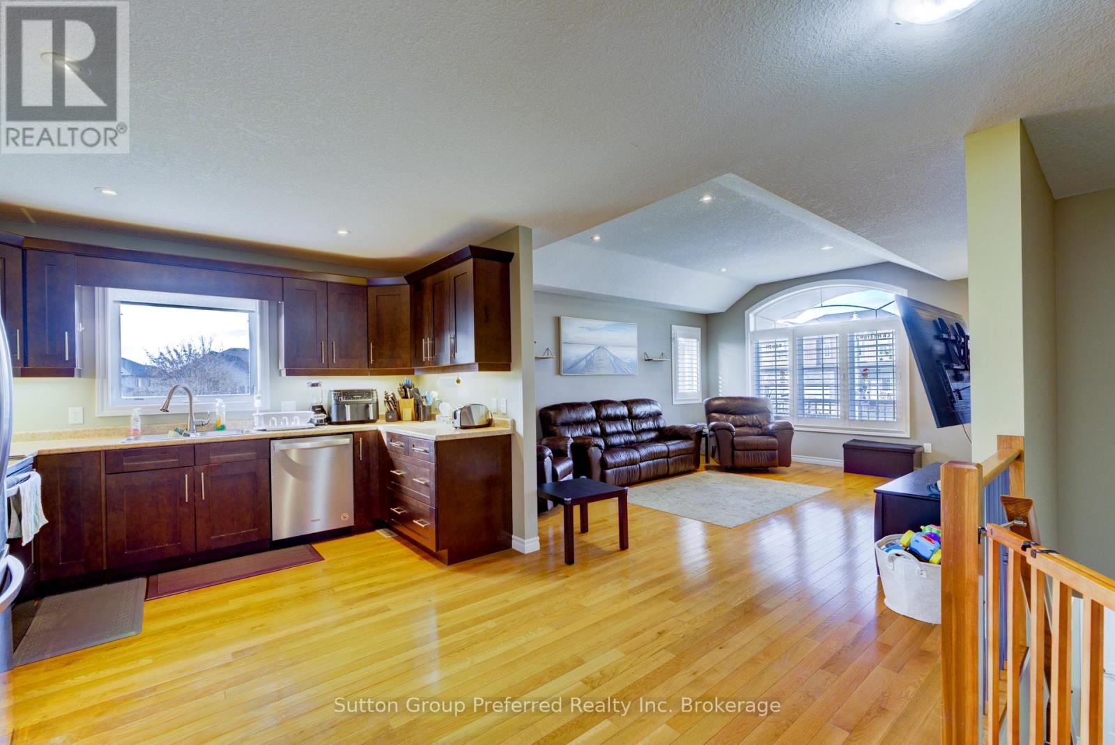 820 Ridgewood Drive, Woodstock (Woodstock - North), Ontario  N4T 0E1 - Photo 11 - X12577950