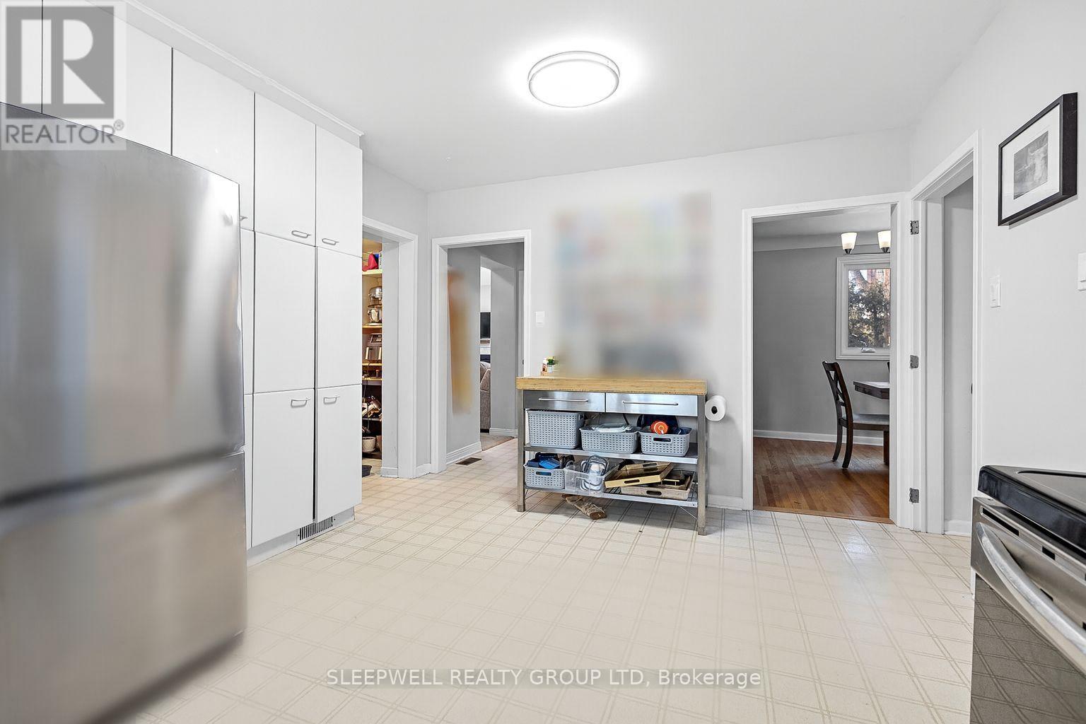 1874 Rideau Garden Drive, Ottawa, Ontario  K1S 1G6 - Photo 8 - X12607430