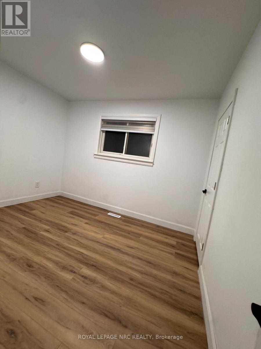 Main - 959 Mohawk Road E, Hamilton, Ontario  L8T 2R9 - Photo 11 - X12607416