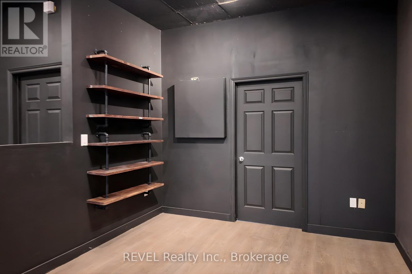 B11 - 211 Martindale Road, St. Catharines, Ontario  L2S 3V7 - Photo 5 - X12607420