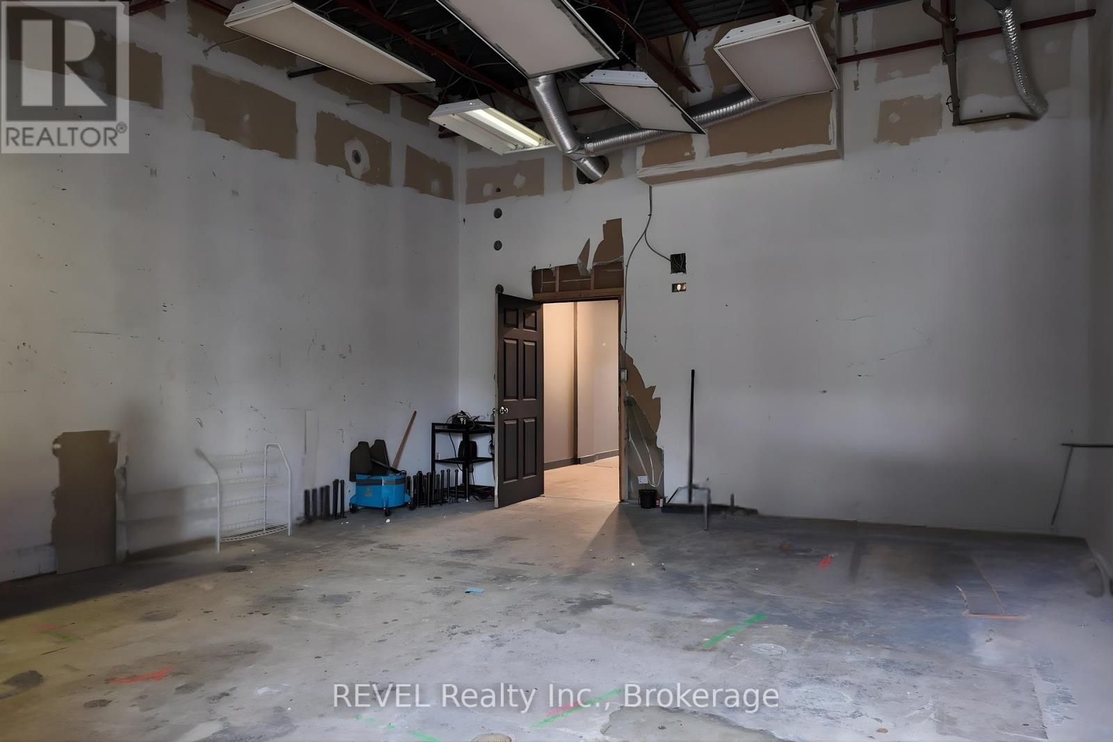 B11 - 211 Martindale Road, St. Catharines, Ontario  L2S 3V7 - Photo 6 - X12607420