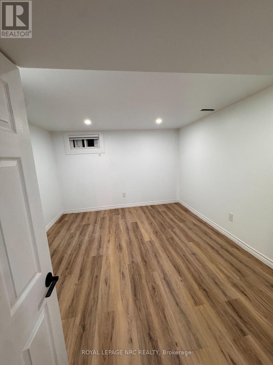 Basement - 959 Mohawk Road E, Hamilton, Ontario  L8T 2R9 - Photo 9 - X12607448