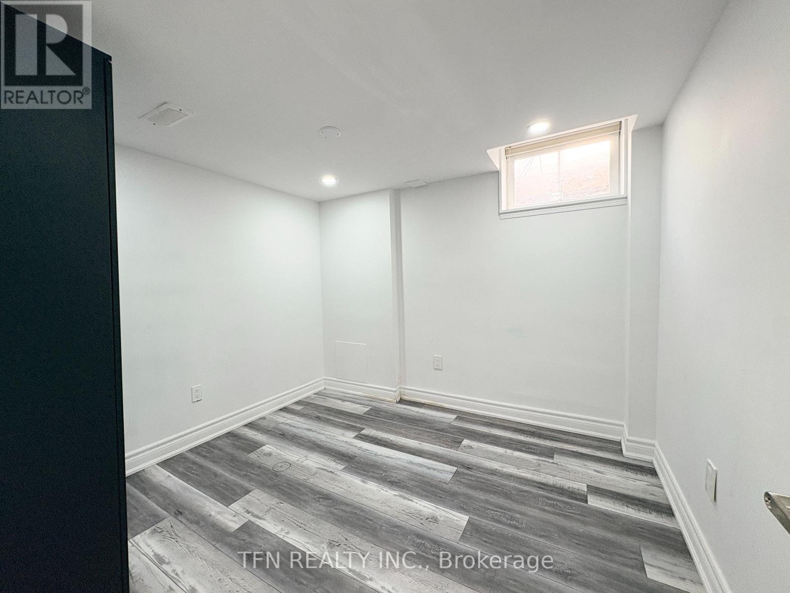 Bsmt - 8 Ravencliff Crescent, Toronto, Ontario  M1T 1R8 - Photo 19 - E12607422