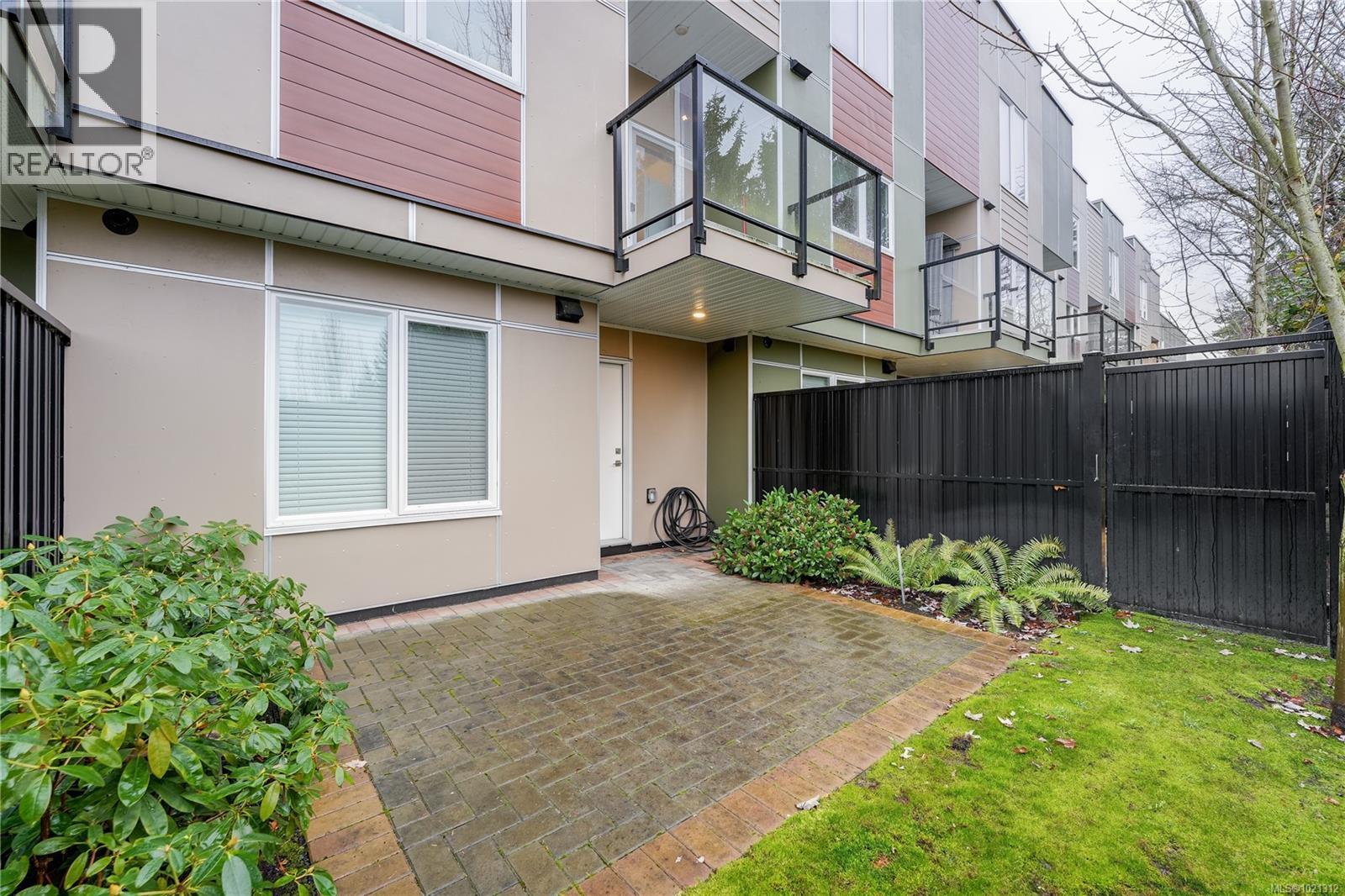 7 4355 Viewmont Ave, Saanich, British Columbia V8Z 5K8 - Photo 24 - 1021312