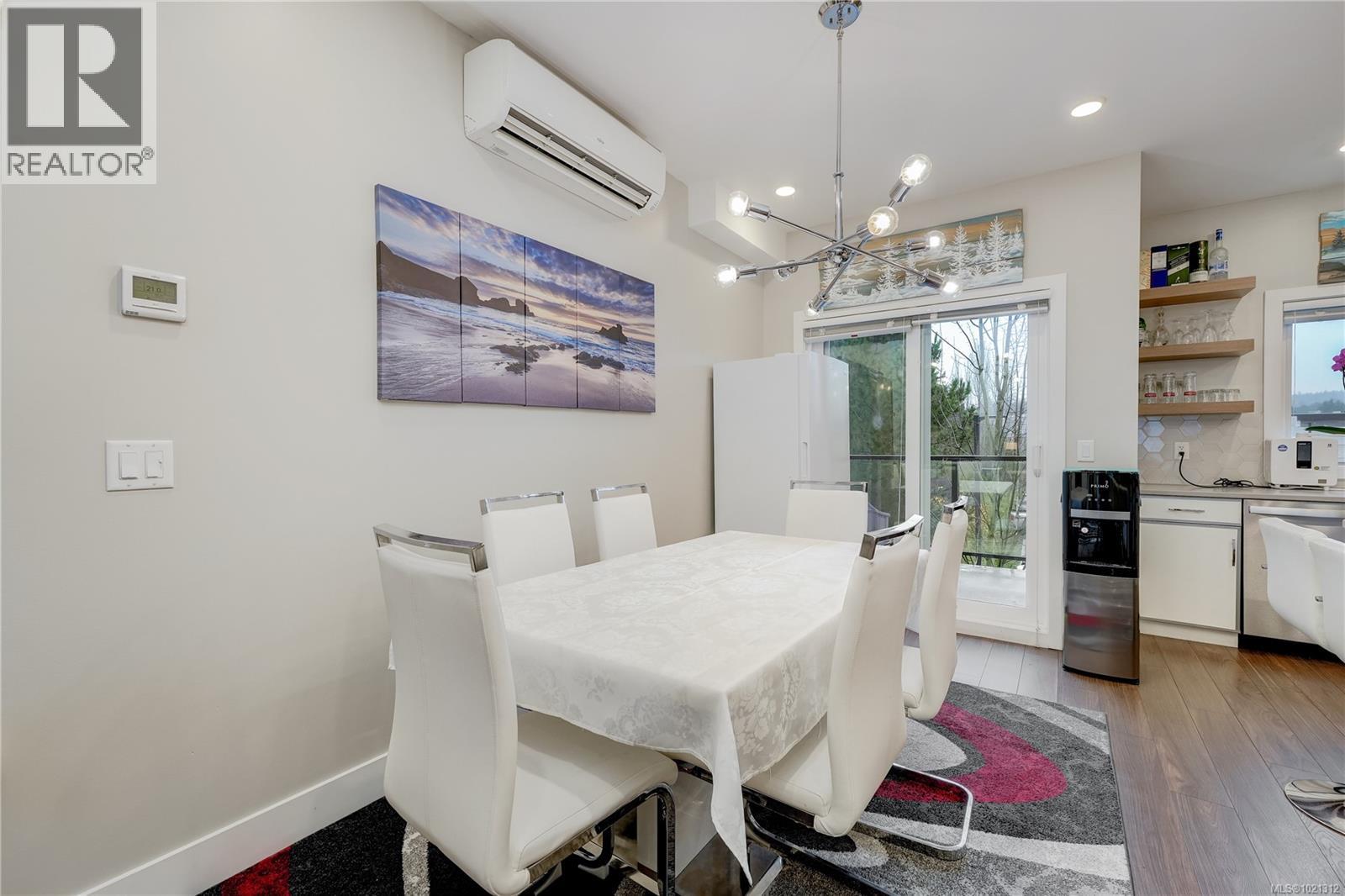 7 4355 Viewmont Ave, Saanich, British Columbia V8Z 5K8 - Photo 8 - 1021312