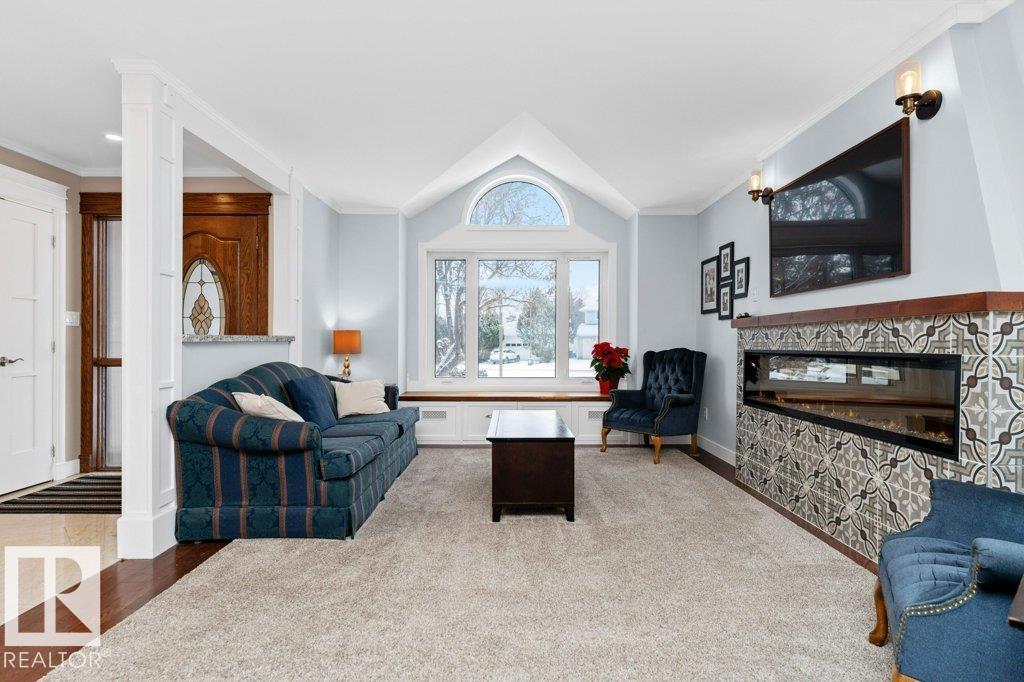 912 110a St Nw Nw, Edmonton, Alberta  T6J 6N2 - Photo 5 - E4467616