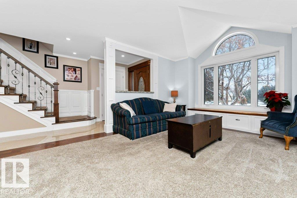 912 110a St Nw Nw, Edmonton, Alberta  T6J 6N2 - Photo 6 - E4467616