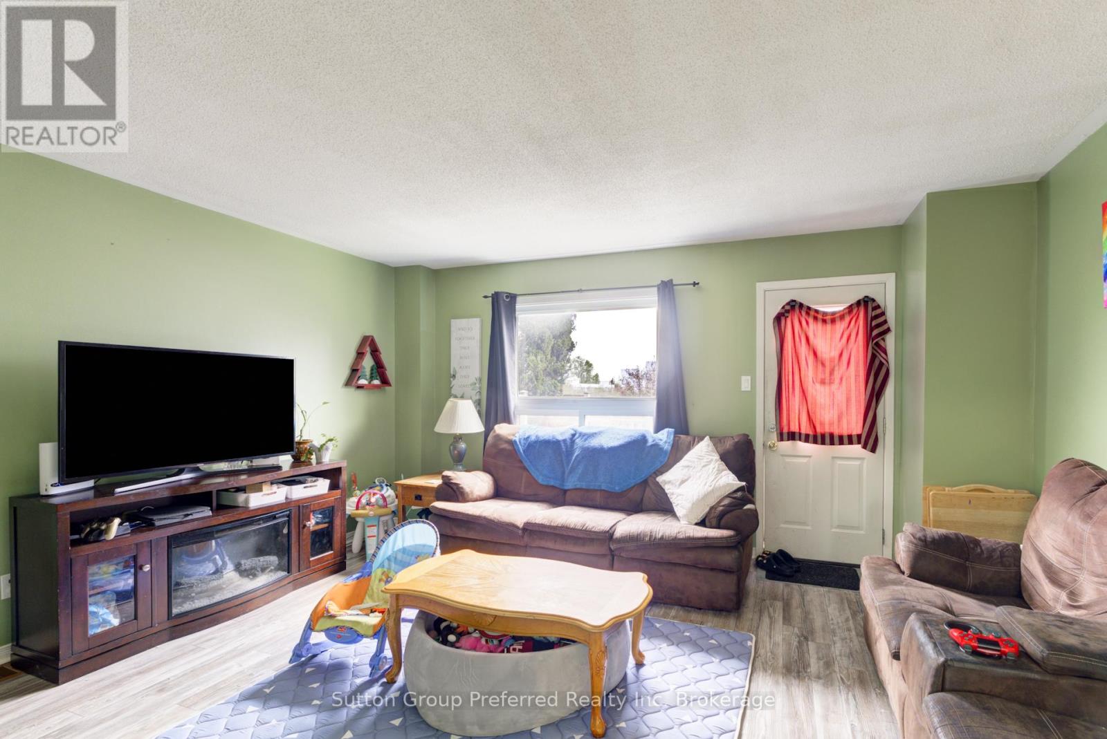 28 - 1093 Nellis Street, Woodstock, Ontario  N4T 1P5 - Photo 11 - X12422122